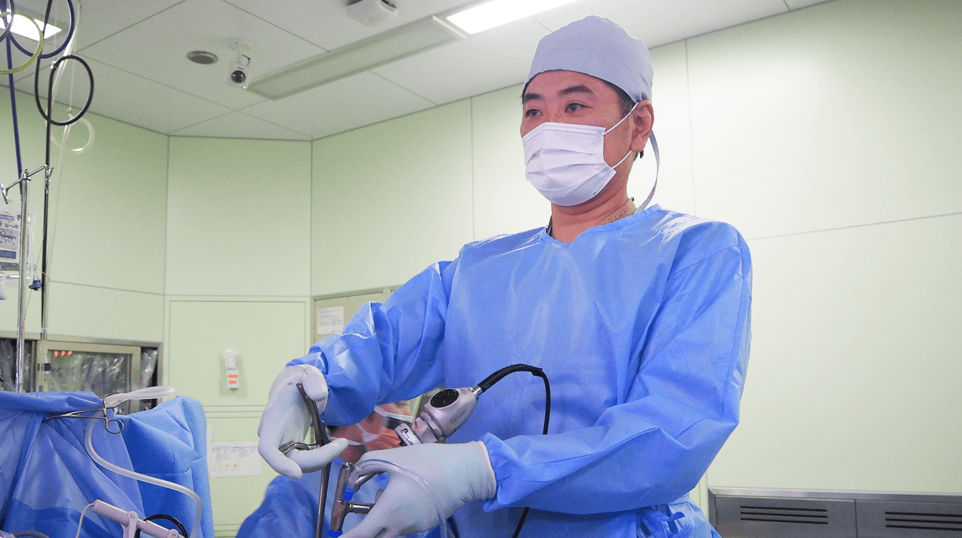 約7mmの内視鏡を使用し、痛みの原因をピンポイントで取り除く手術