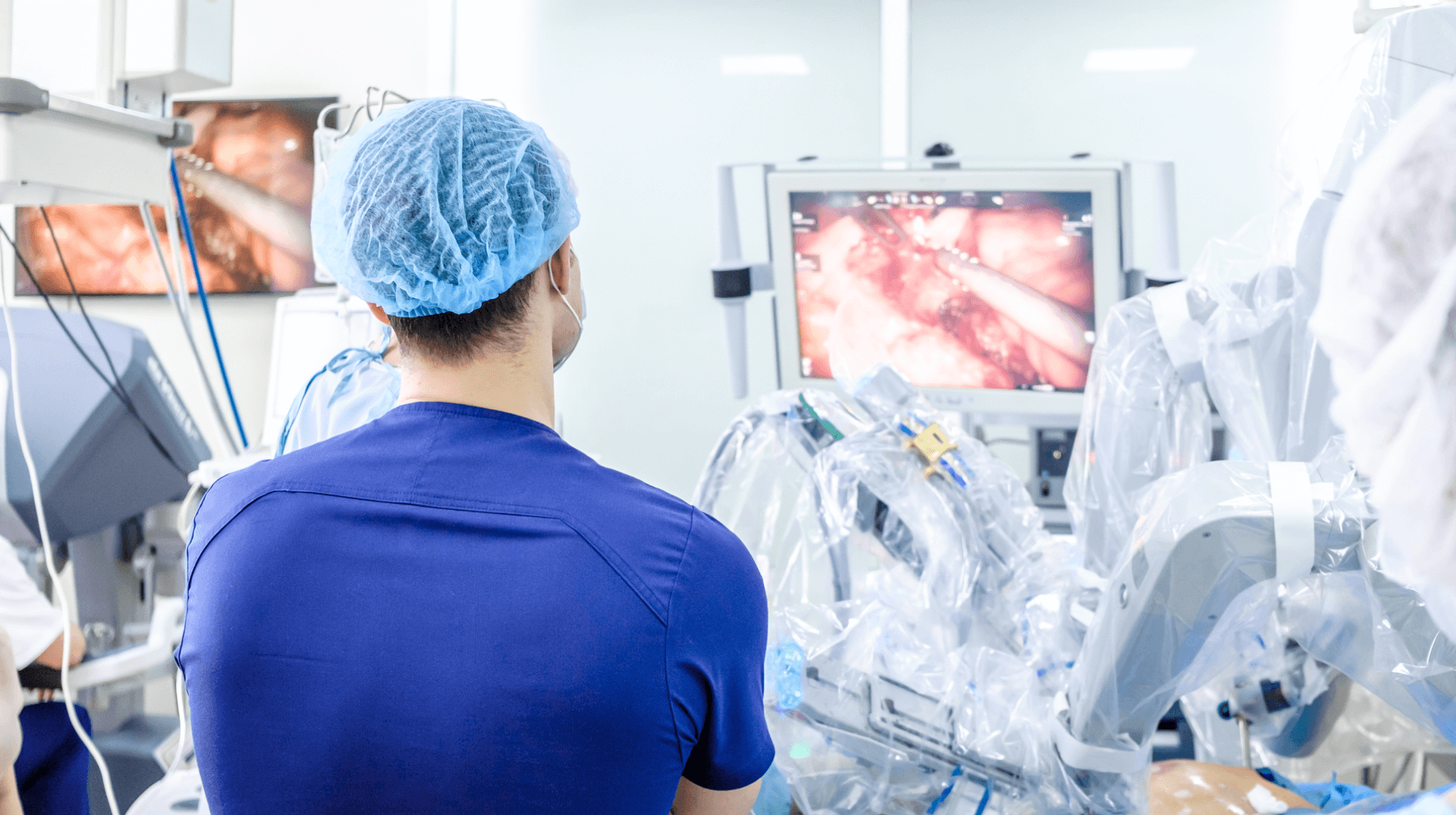 体の負担が少ないロボット支援下手術が第一選択に