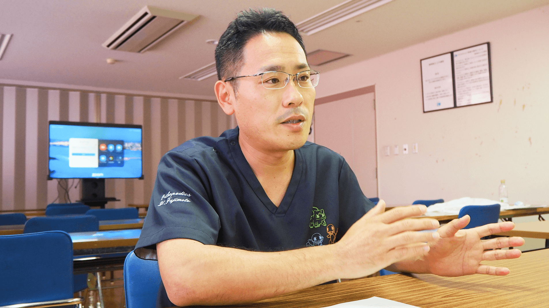 背骨のゆがみを指摘された場合は速やかに整形外科へ受診を